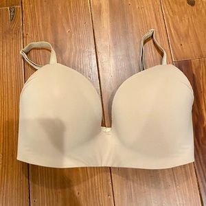 Victoria’s Secret Wireless Bra 32DD